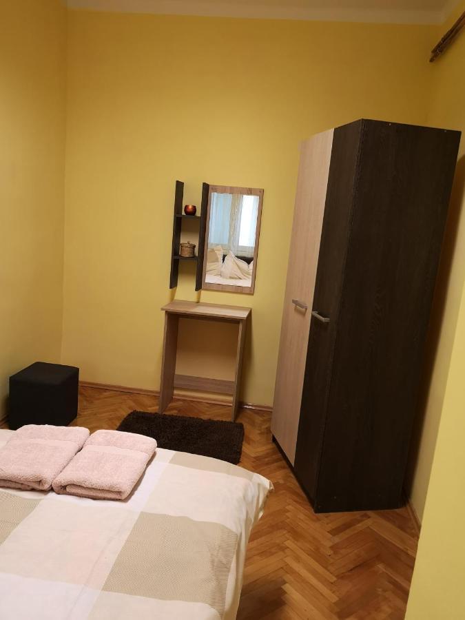 Veva Apartman - Eger Maganszallashely Extérieur photo
