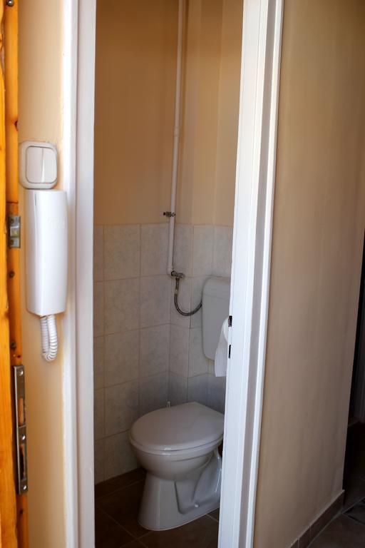 Veva Apartman - Eger Maganszallashely Extérieur photo
